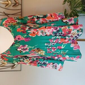 Green Floral V-Neck SPENSE Women's Top with Long Sleeve